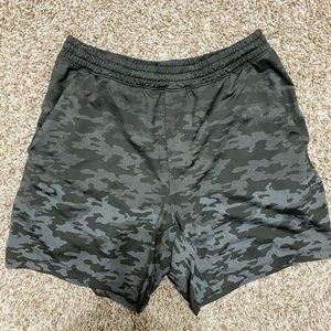 Lululemon Pacebreaker Shorts 7in